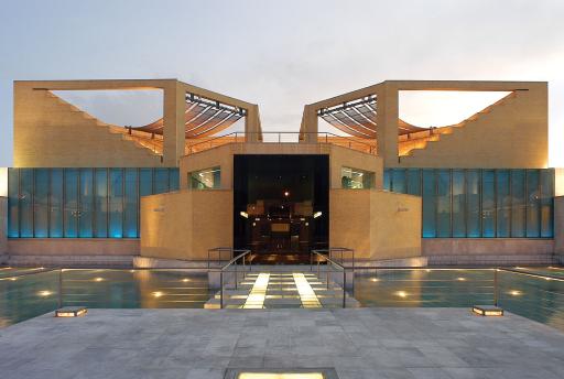 عکس مجتمع فرهنگی هنری استاد فرشچیان