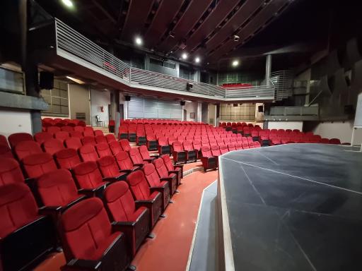 عکس مجتمع فرهنگی هنری استاد فرشچیان