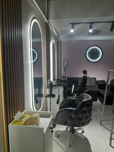 عکس سالن زیبایی رز سفید