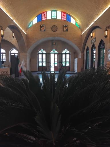 عکس عمارت قصر آینه