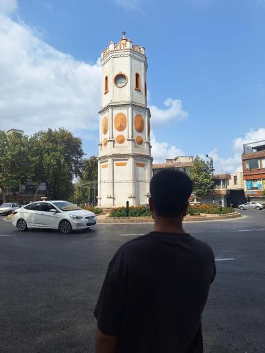 عکس میدان و برج ساعت