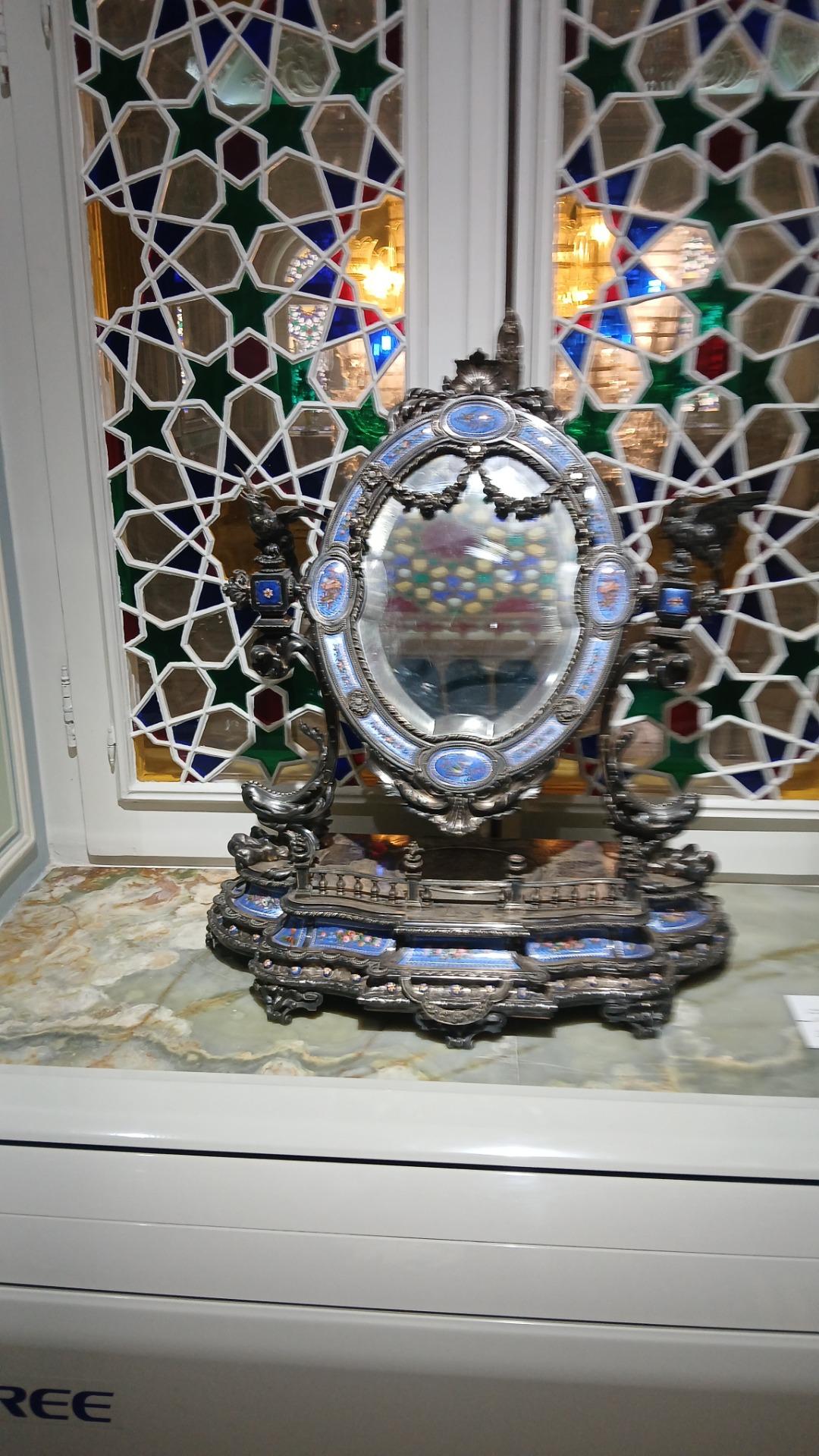 عکس عمارت قصر آینه