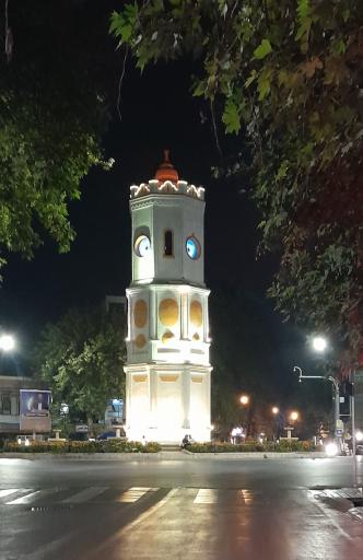 عکس میدان و برج ساعت