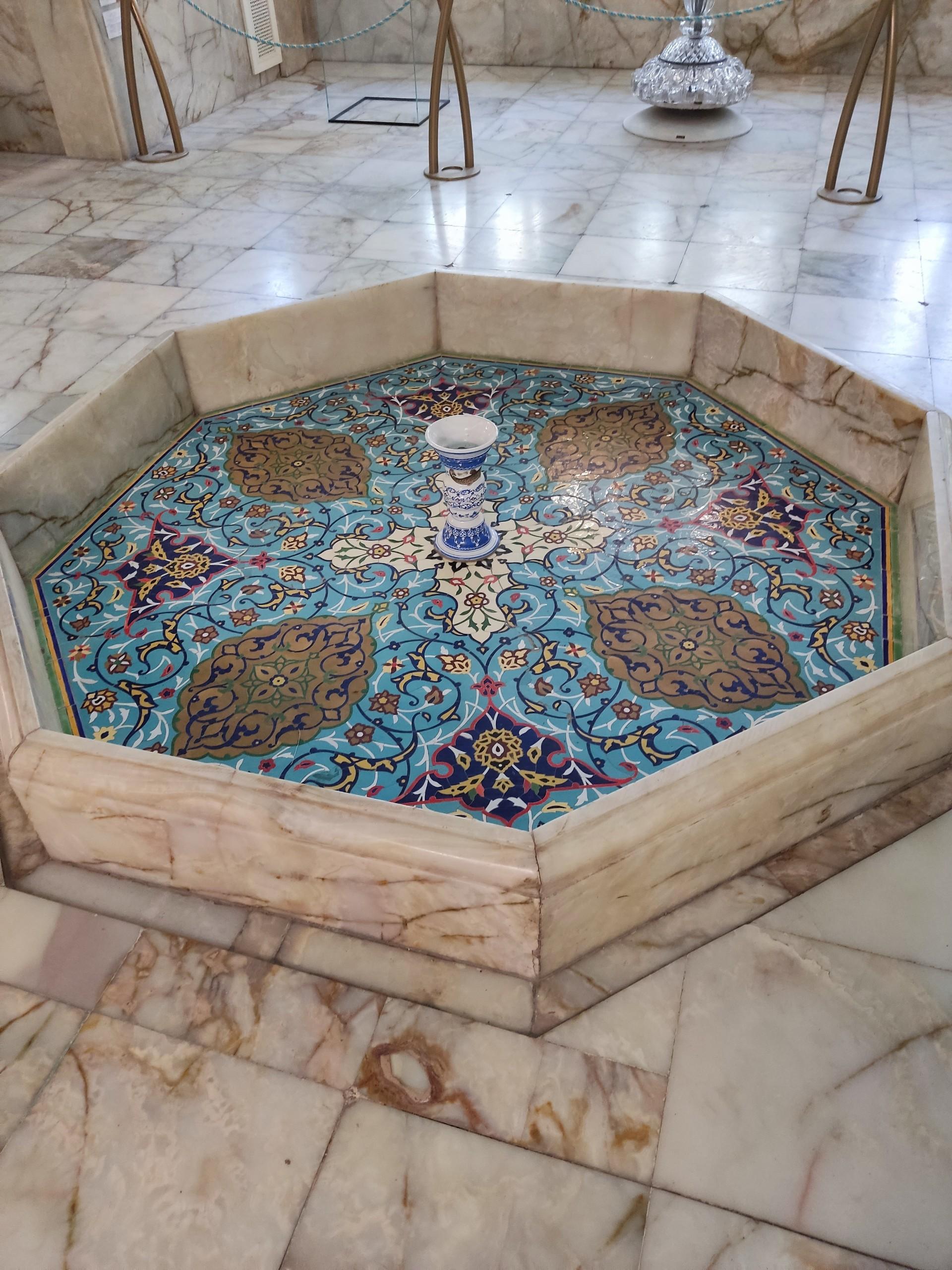 عکس عمارت قصر آینه
