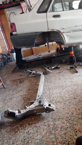 عکس تعمیرگاه مکانیکی و زیروبند سازی چراغی