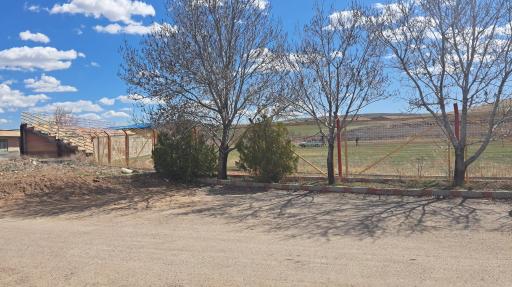 عکس استادیوم دو هزار نفری آزادی هشترود