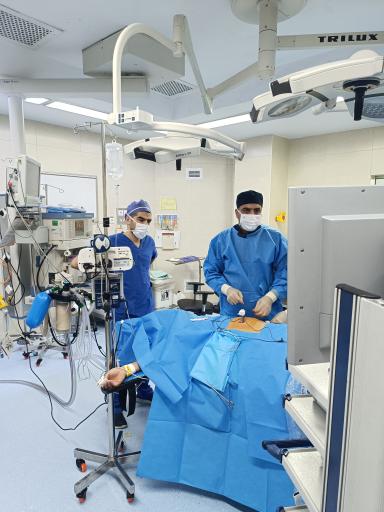 عکس دکتر مجید صمصامی فلوشیپ جراحی سرطان