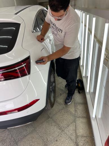 عکس کارشناسی رنگ خودرو نورا