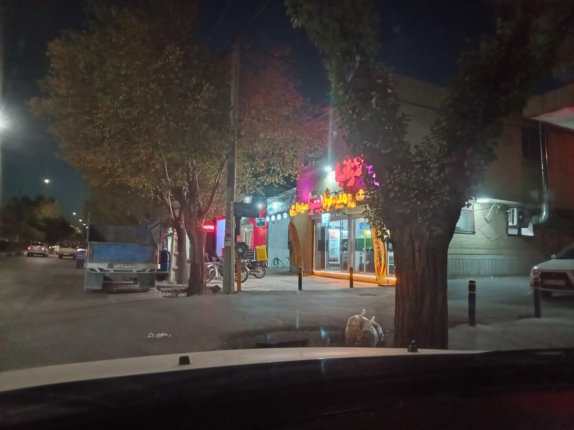 عکس سرزمین برگر و پیتزا