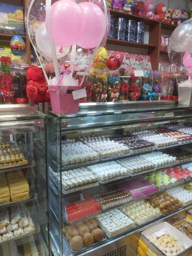 عکس نان شیرینی موژان