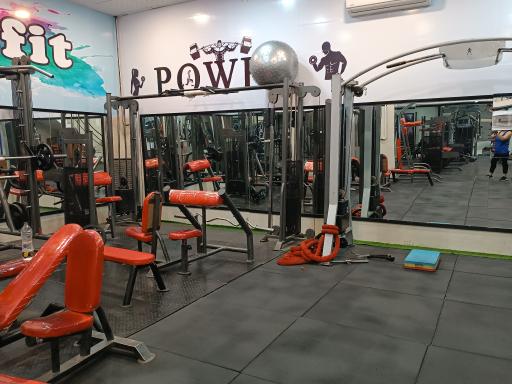 عکس باشگاه بدنسازی بانوان ماهورا