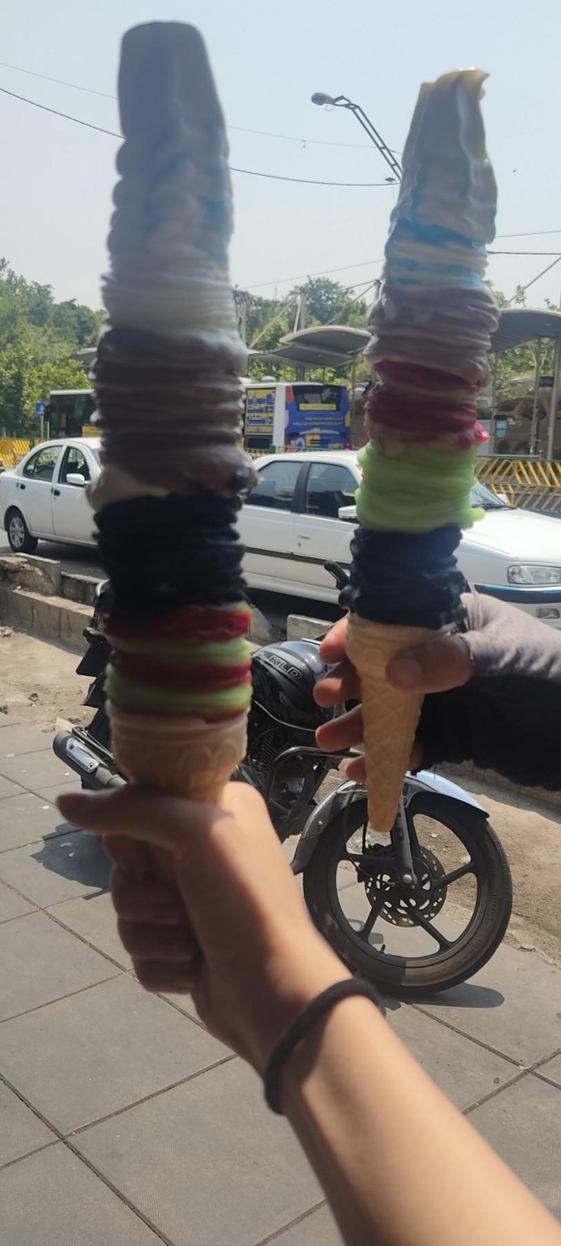 عکس آبمیوه و بستنی پانیذ