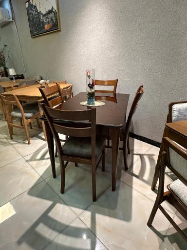 عکس میز غذاخوری مهرآسا