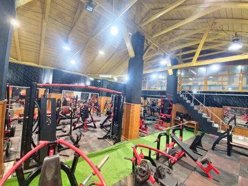 عکس باشگاه ورزشی بابک