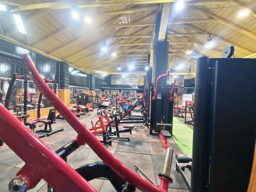 عکس باشگاه ورزشی بابک