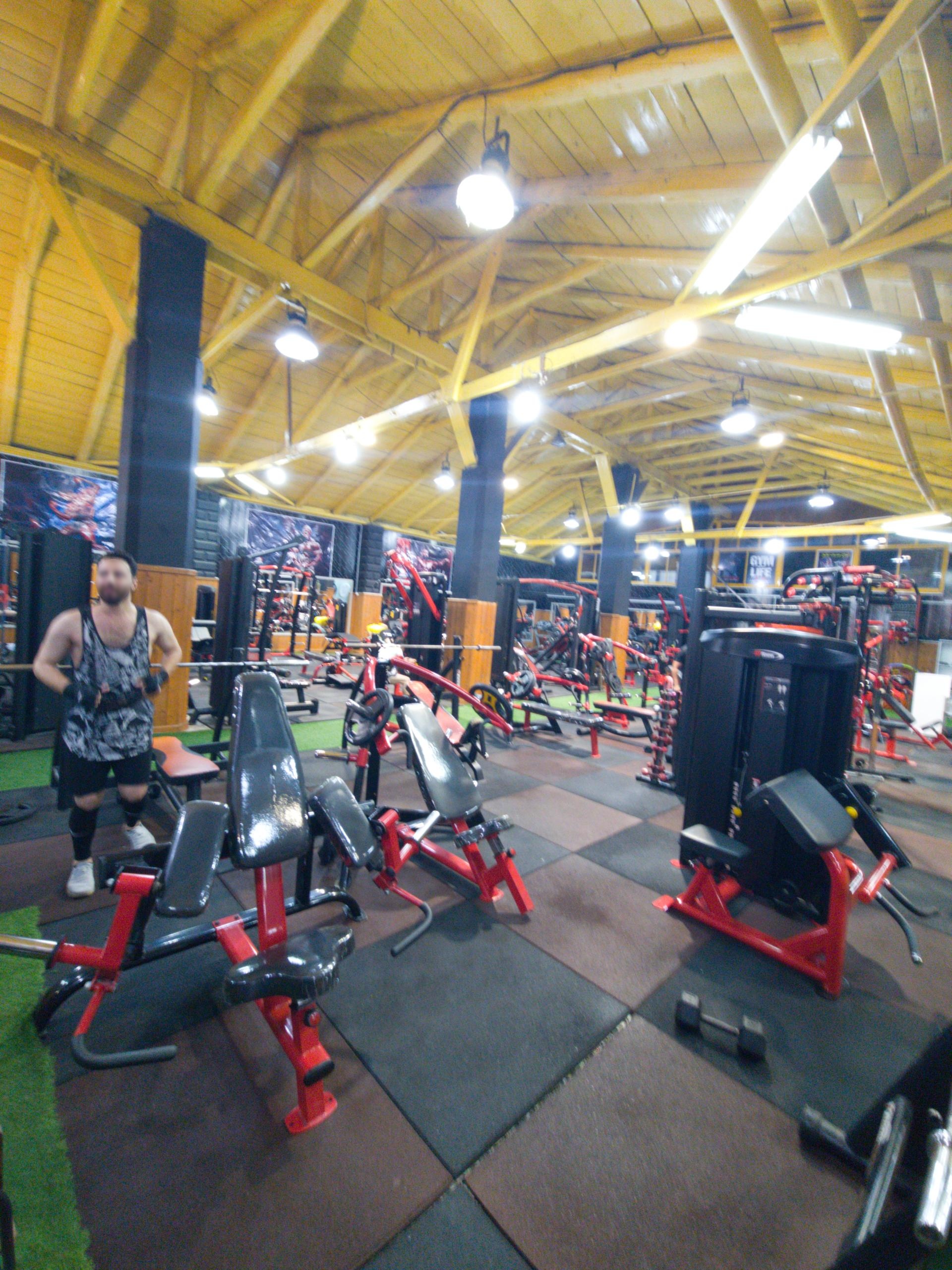 عکس باشگاه ورزشی بابک