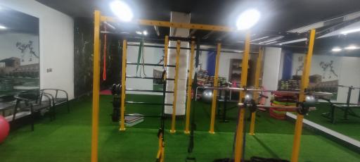 عکس باشگاه رزمی  و کراس فیت  هرولند