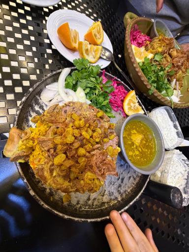 عکس رستوران جوجه طلایی