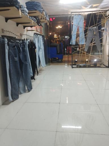 عکس فروشگاه هالف