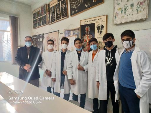 عکس دبیرستان پسرانه چمران