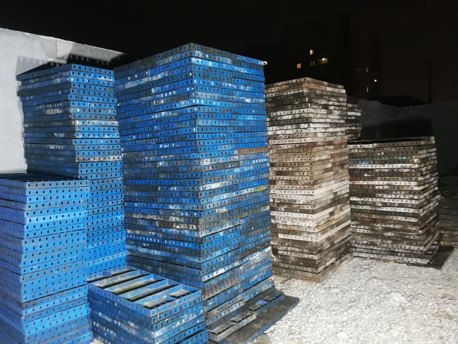 عکس کارگاه قالب فلزی دریا