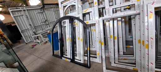 عکس پنجره عایق سبلان  