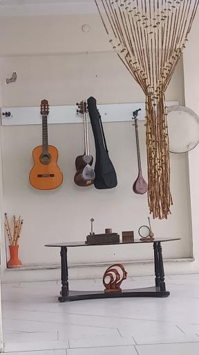 آموزشگاه هنری و موسیقی چاووش