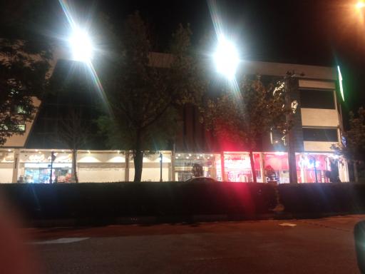 عکس مجتمع تجاری تفریحی جم