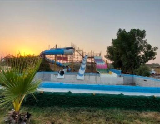 عکس پارک آبی جزیره شوشتر