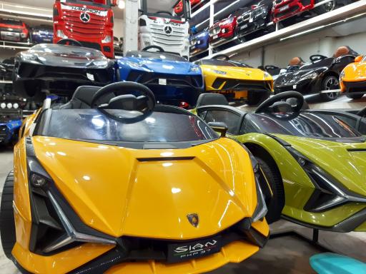 عکس فروشگاه ماشین و موتور شارژی میعاد