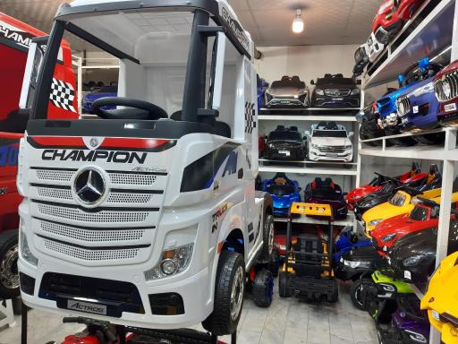 عکس فروشگاه ماشین و موتور شارژی میعاد