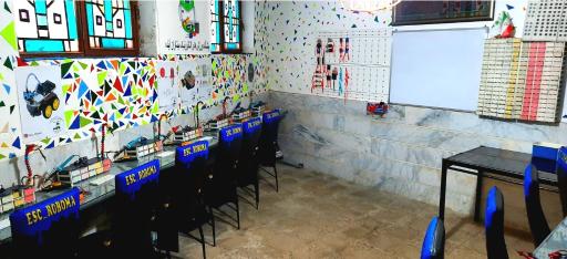 عکس باشگاه ورزش های الکترونیک و رباتیک مبتکران آینده