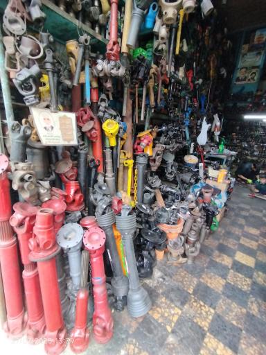 عکس فروشگاه چهار شاخ گاردون