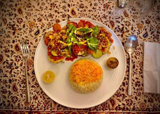 عکس رستوران سنتی دیاوا