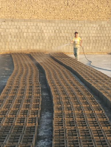 عکس بلوک زنی و مصالح ساختمانی تقی زاده