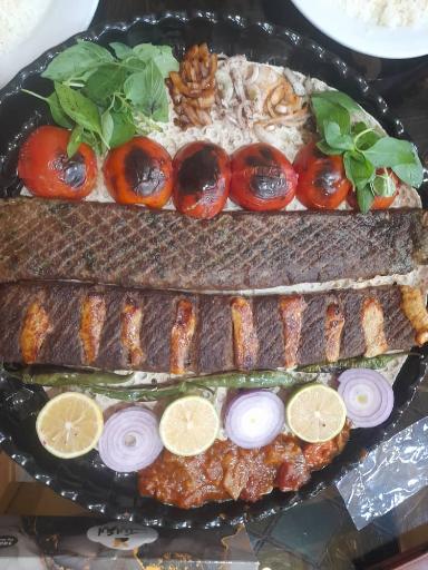 عکس رستوران جوجه طلایی