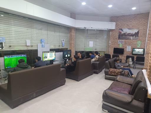 عکس کافه و مرکز بازیهای رایانه ای زامبی 