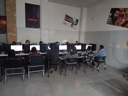 عکس کافه و مرکز بازیهای رایانه ای زامبی 