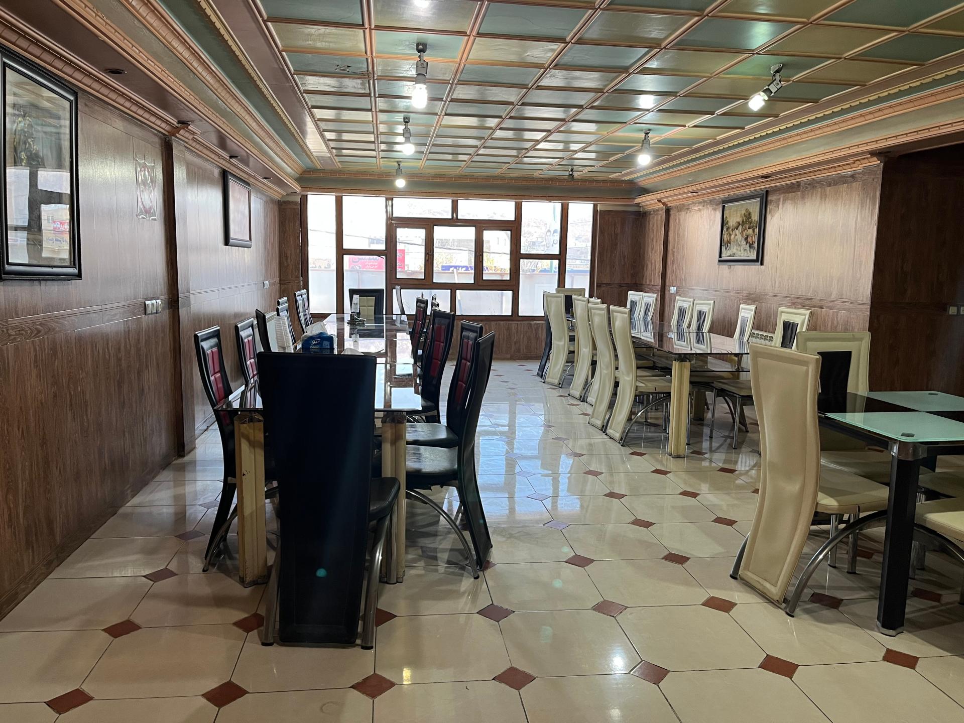 عکس رستوران جوجه طلایی