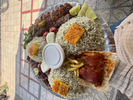 عکس رستوران جوجه طلایی