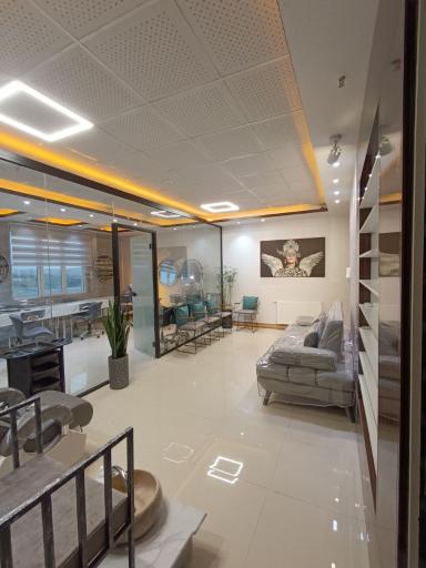 عکس سالن زیبایی شیوا