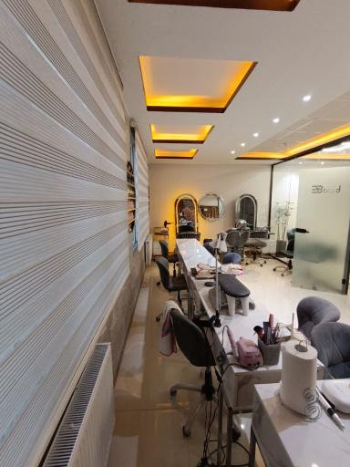 عکس سالن زیبایی شیوا