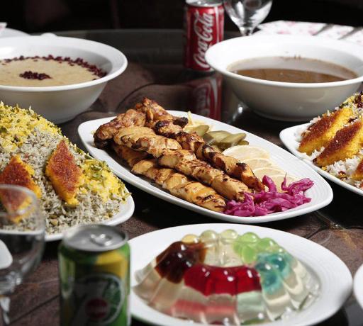 عکس تالار قصر بابابزرگ کرج