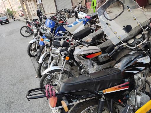 عکس فروشگاه و تعمیرگاه موتورسیکلت هادی و یوسف
