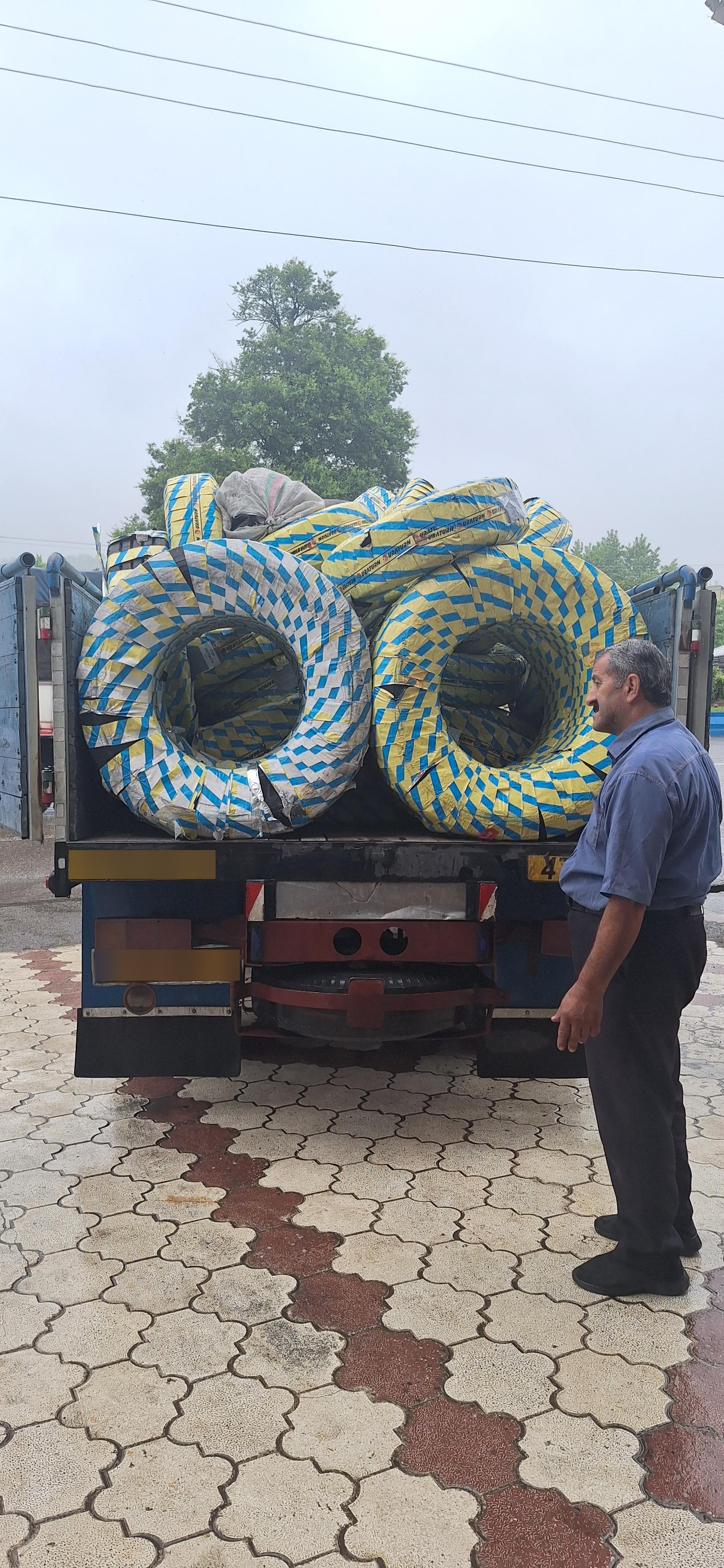 عکس لاستیک فروشی منافی 