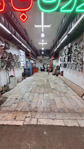 عکس لاستیک فروشی کفش اتومبیل