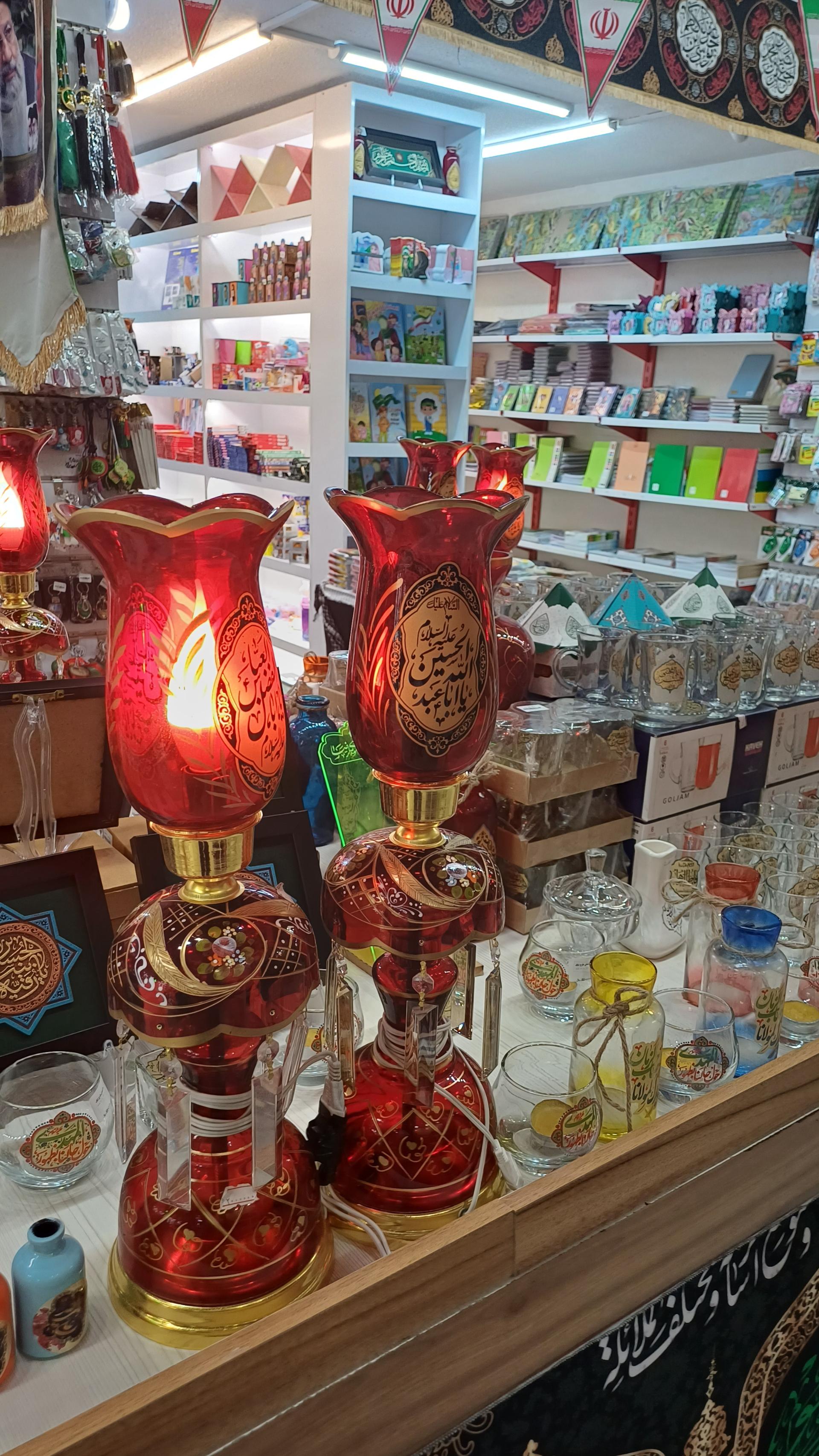 عکس تولیدوپخش محصولات فرهنگی ومذهبی خورشید هشتم