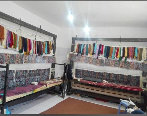 عکس کارگاه آموزشی و قالیبافی روحی