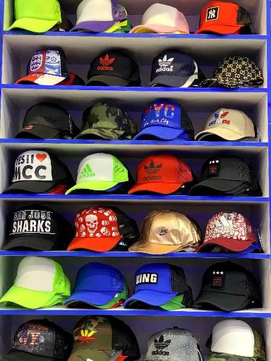 عکس فروشگاه آدیداس بلک