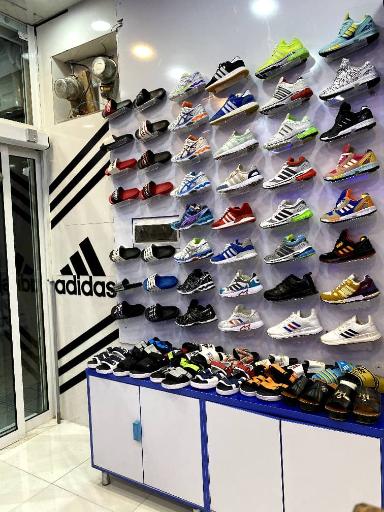 عکس فروشگاه آدیداس بلک
